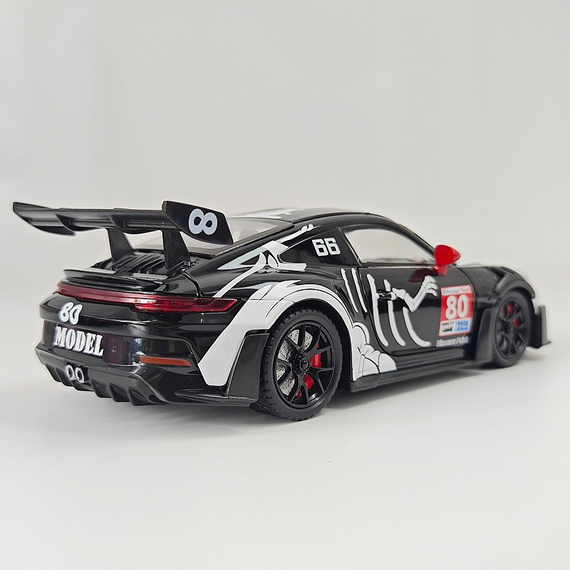 Model 911 GT3 RS ze stopu meta – Model Kit Porsche 911 recenzja i cena